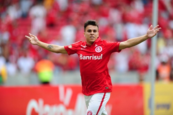 Vitória se aproxima de acerto por meio-campista do Internacional 2 0002050359865 img