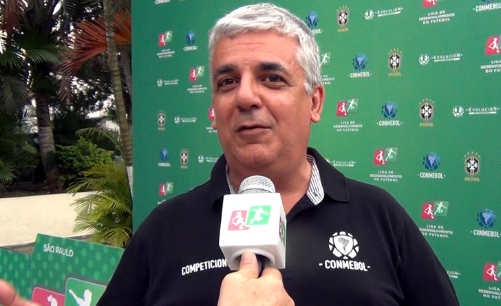 Romeu de castro é Supervisor de Futebol Feminino de Competições da CBF e Delegado da Conmebol - Israel de Oliveira e Luciano Claudino