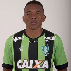 Botafogo-SP contrata Pará, lateral do Cruzeiro e que estava no Guarani