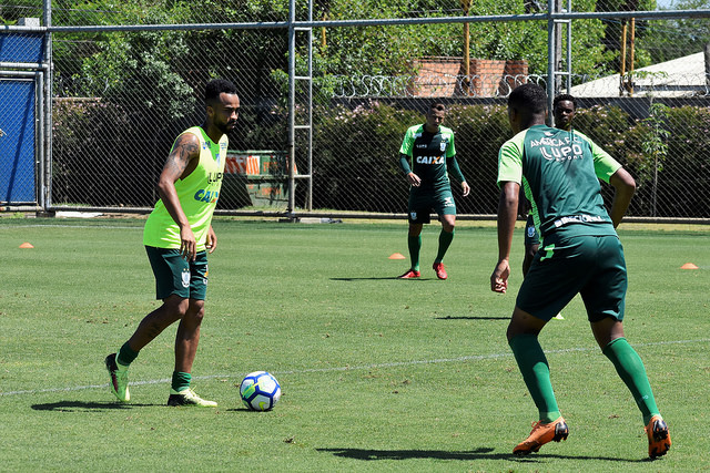 Mineiro: Com situação indefinida no América-MG, ex-São Paulo e Palmeiras aguarda propostas