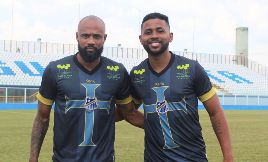 Reforço duplo para a zaga do Netuno (Foto: Michael Sanches)