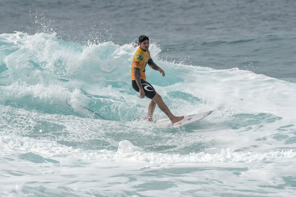 Tubos perfeitos em Pipeline coroam o bi mundial de Gabriel Medina