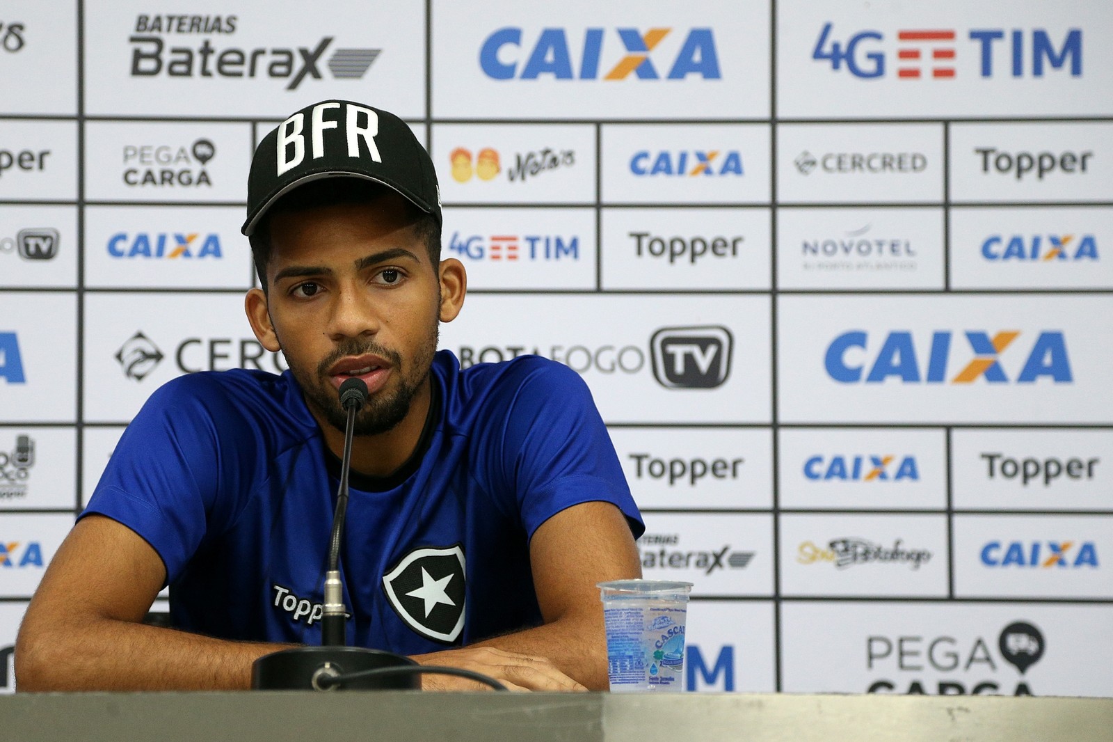 Palmeiras concluí negócio com Botafogo e meia deve ser apresentado na quarta