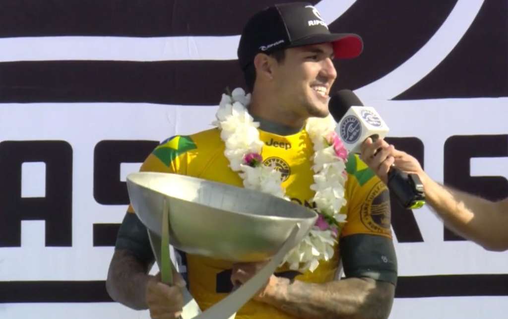 Uma bateria antes, Medina confirmou o bicampeonato mundial ao avançar para a final do Pipe Masters 