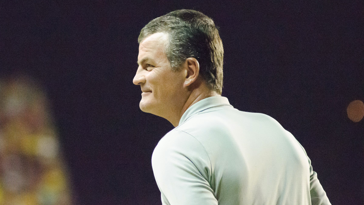 Mazola Júnior se emociona em apresentação na Ponte Preta: “Mais um macaco”