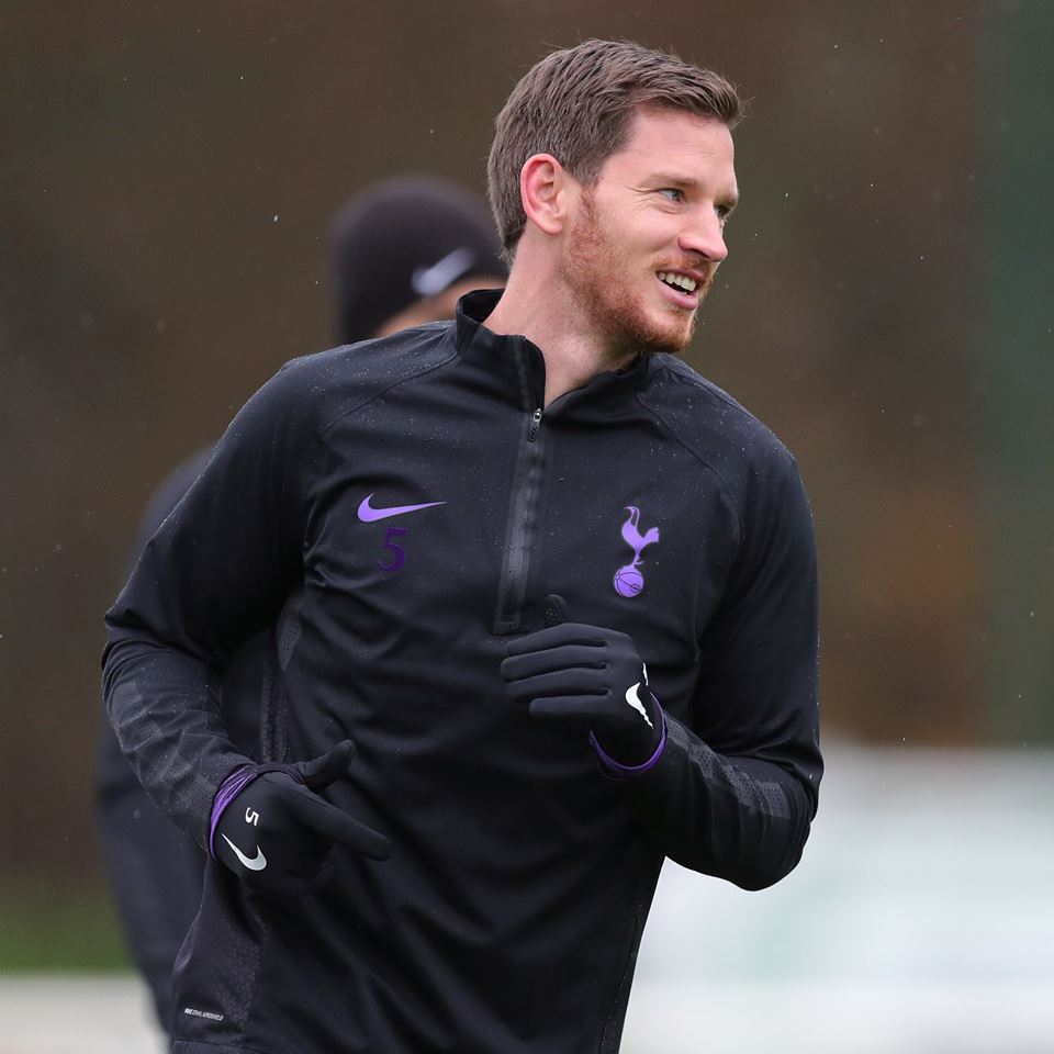 Inglês: Tottenham anuncia renovação do contrato de Vertonghen até 2020
