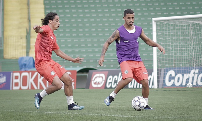 Guarani ganha concorrência para manter volante que rescindiu com o Sport