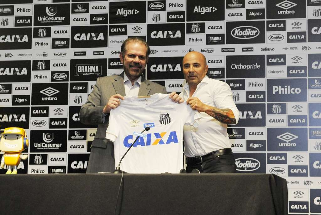 Presidente da FPF prestígia apresentação de novo técnico do Santos no Museu do Futebol
