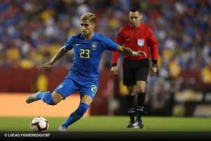 Santos confessa interesse em Andreas Pereira, meia do Manchester United