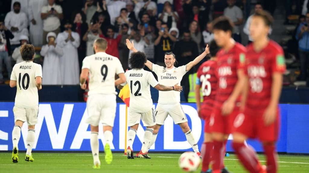 Gareth Bale comemora um dos três gols marcados na vitória do Real Madrid sobre o Kashima Antlers