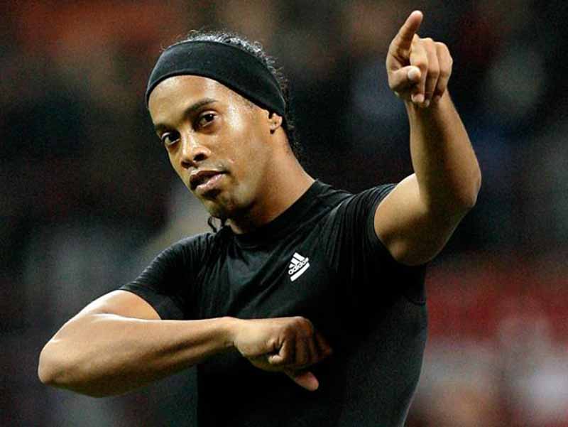 Em recesso, Justiça pode tirar Ronaldinho Gaúcho do ‘jogo das estrelas’ em Dubai