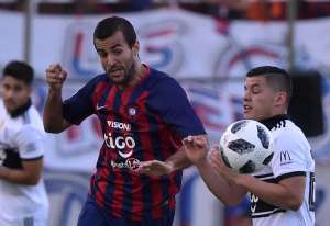 Após se aproximar de Bruno César, Vasco contrata outro jogador de fora do país