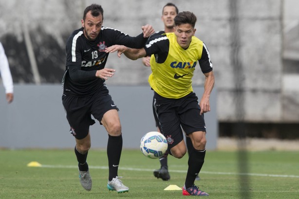 Cearense: Ferroviário acerta com atacante Isaac Prado, ex-Corinthians