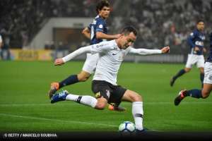 São Paulo e Corinthians disputam a contratação do meia Rodriguinho