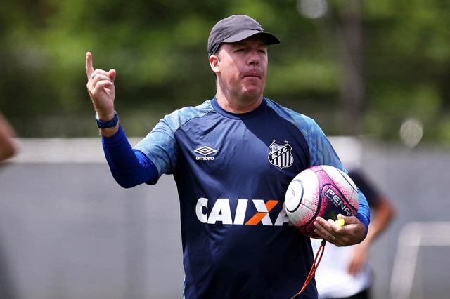 Após áudio detonando elenco, técnico do Santos na Copa SP é demitido
