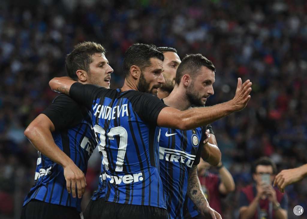 Inter toma gol no final, empata com lanterna e vê Napoli mais distante