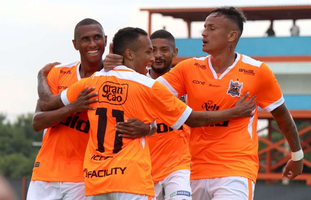 Nova Iguaçu vence em casa e América-RJ estreia no Carioca com derrota