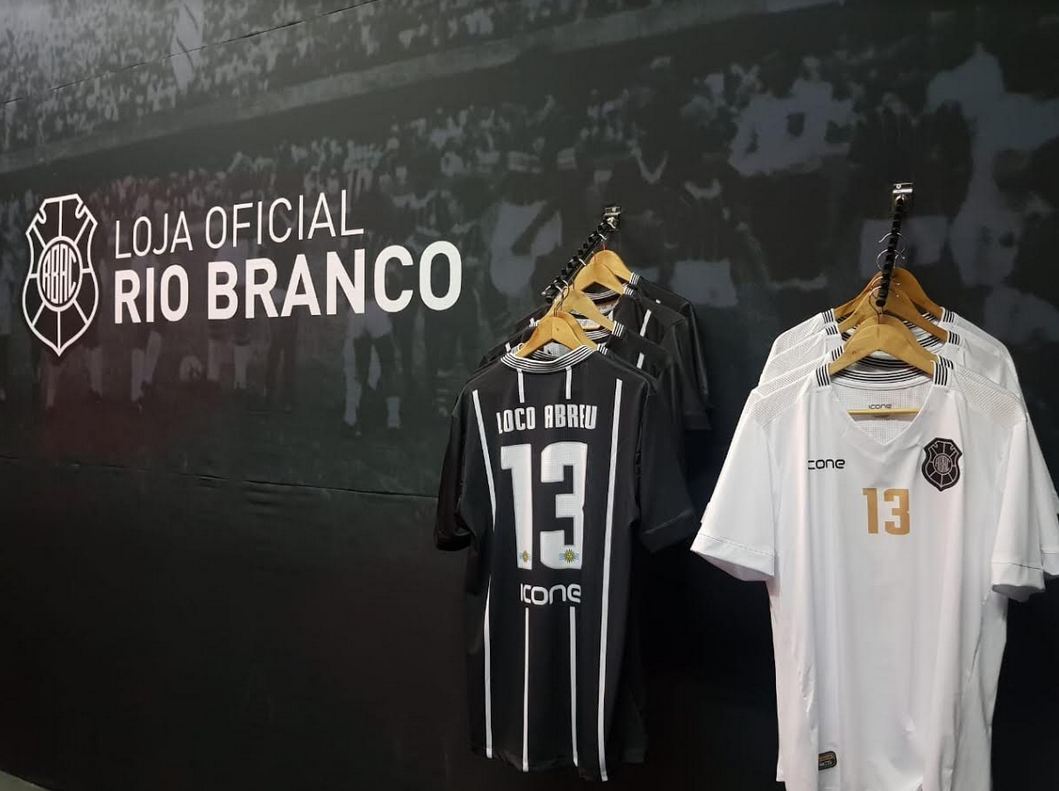 Capixaba: Rio Branco-ES bate recorde de vendas com camisa do Loco Abreu