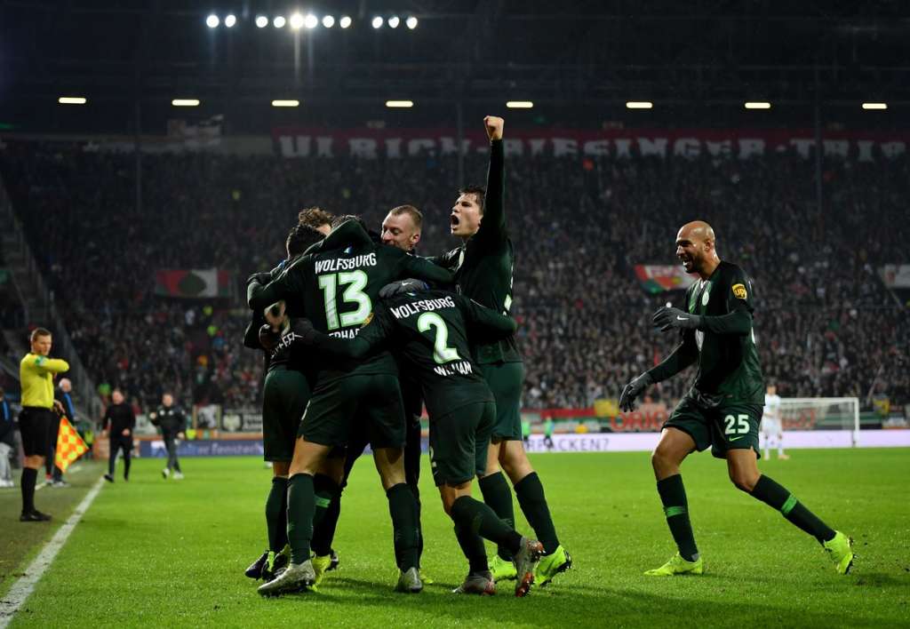 Com gol brasileiro, Wolfsburg vence fora e assume 5º lugar do Alemão