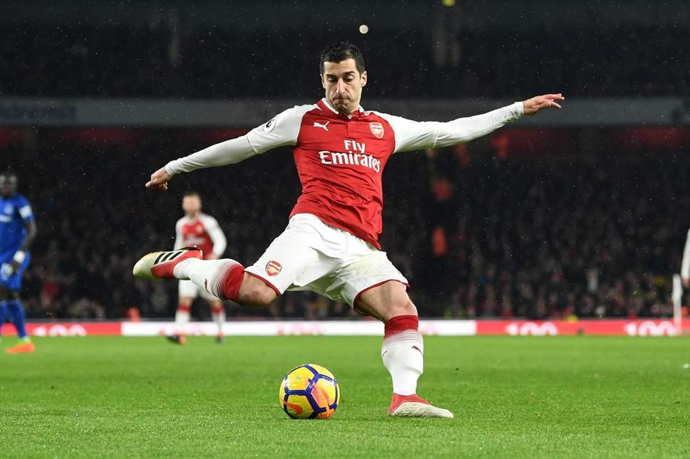 Inglês: Com fratura no pé, Mkhitaryan desfalcará Arsenal por pelo menos seis semanas