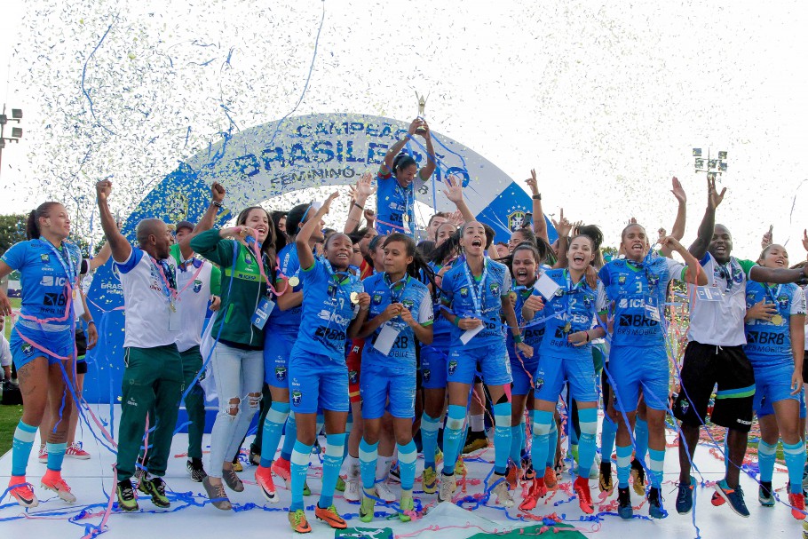 É CAMPEÃO! – Futebol Feminino do Timão supera o Palmeiras e conquista o  Brasileirão Feminino de 2021