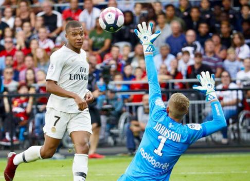 Francês: PSG pode ser obrigado a vender atacantes Neymar ou Mbappé