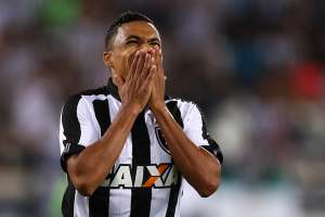 Paulistão: Ponte encaminha acerto com dupla do Avaí e mira lateral do Botafogo