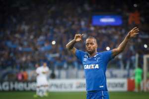 Flamengo sonha com zagueiro Dedé e desiste de corintiano Fagner