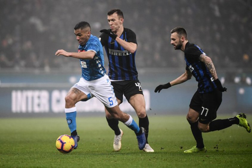 ITALIANO: Napoli não aproveita tropeço da líder Juventus, perde e vê distância aumentar