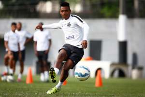 Rival da Série B sonda atacante pretendido pelo Guarani