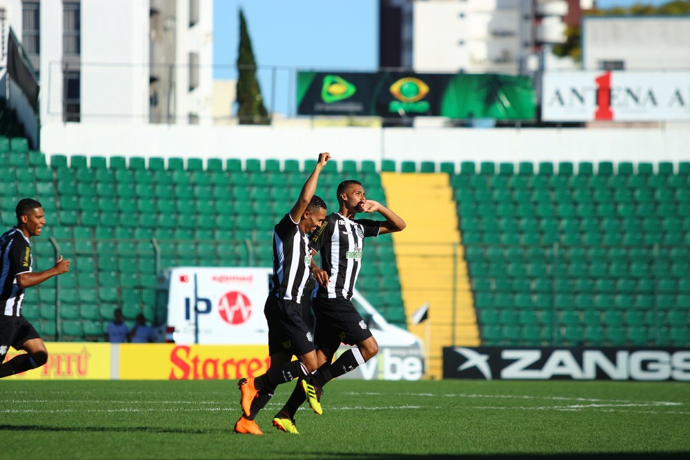 Catarinense: Propostas do exterior deixam atacante distante do Figueirense