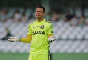 Paranaense: Coritiba pode perder goleiro para Chape; atacante interessa ao Inter