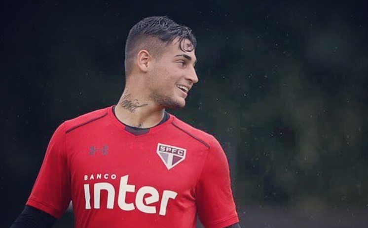 Inspirado no pai, goleiro Jean espera faturar a Copa Libertadores no São Paulo