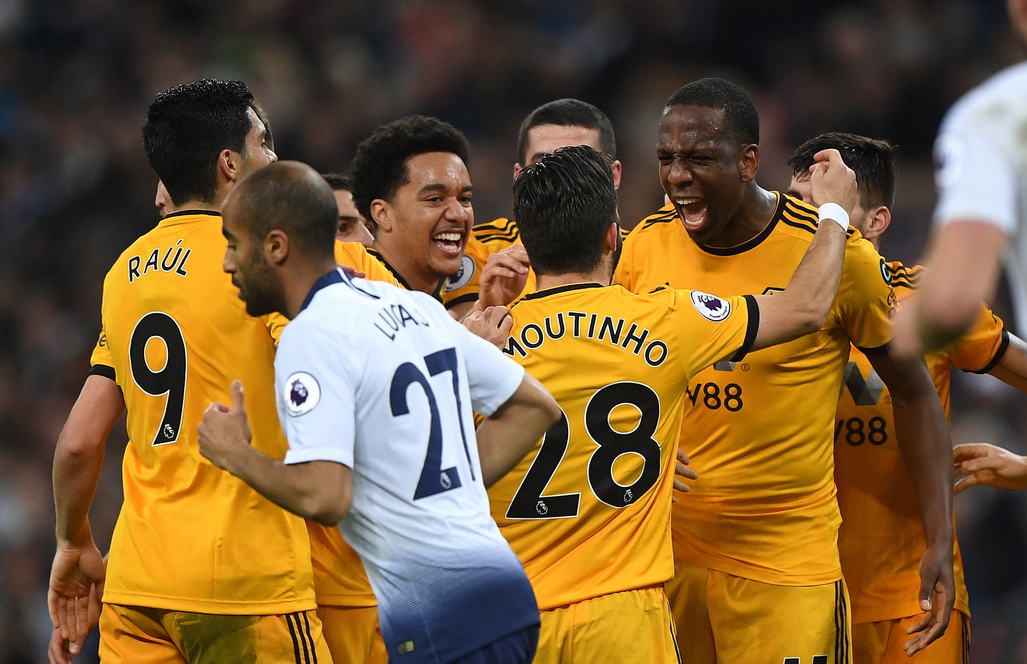 INGLÊS: Wolverhampton surpreende Tottenham e vence em Wembley de virada