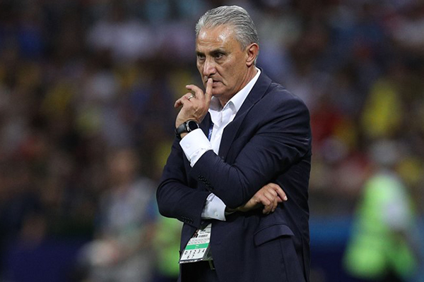 Tite começa a ser contestado na seleção