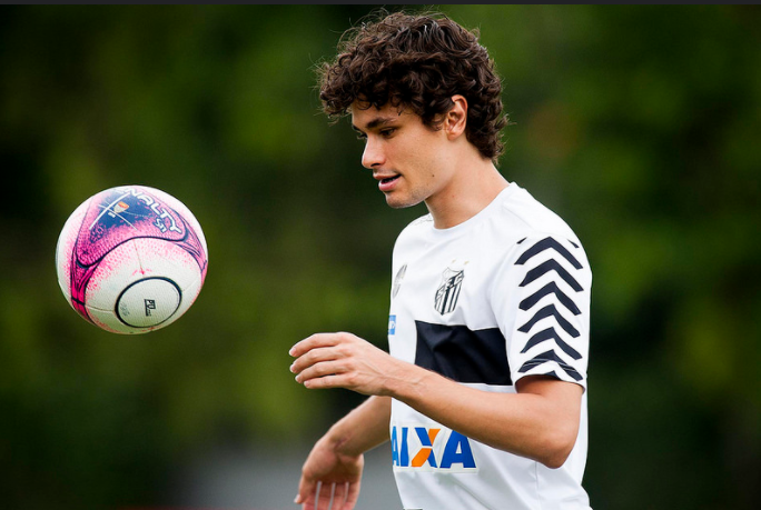 Fim de empréstimo aumenta incerteza sobre permanência de Dodô no Santos