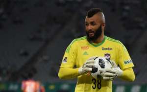 Com Wilson perto da Chape, Coritiba faz consulta por Muralha e sonda goleiro do Guarani