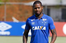 Com Dedé na mira do Fla, Cruzeiro diz que multa é de R$ 330 mi e nega negociação