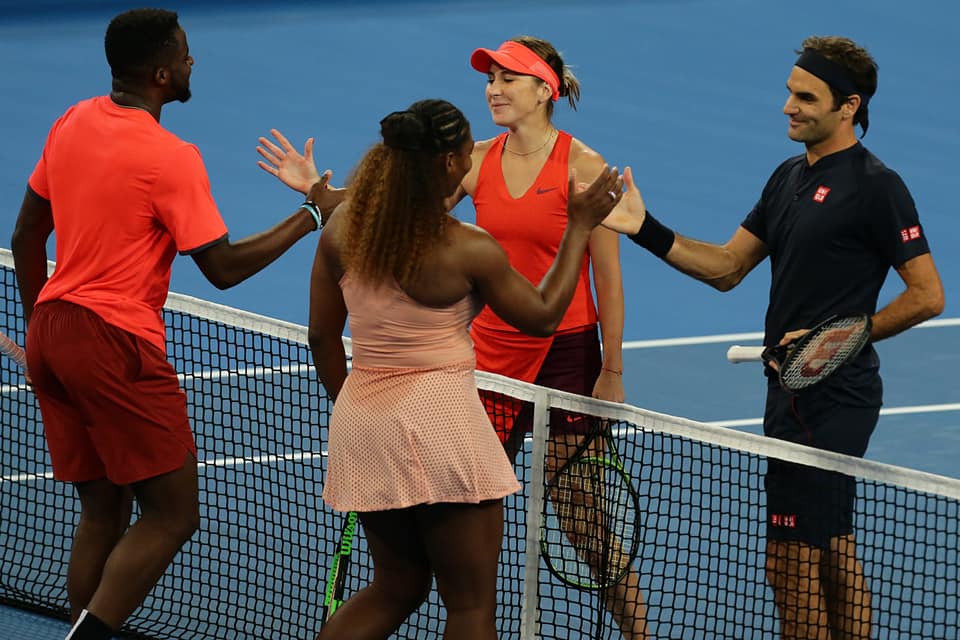 Tênis: Em preparação para temporada, Federer e Serena vencem na Copa Hopman