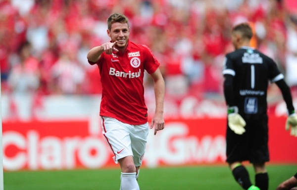 Catarinense: Chapecoense fecha com ex-atacante do Internacional