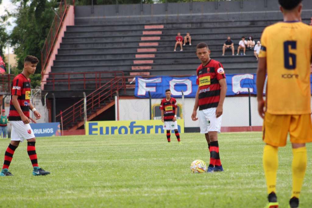 Flamengo-SP venceu Madureira - Foto: Leonardo Sguaçabia