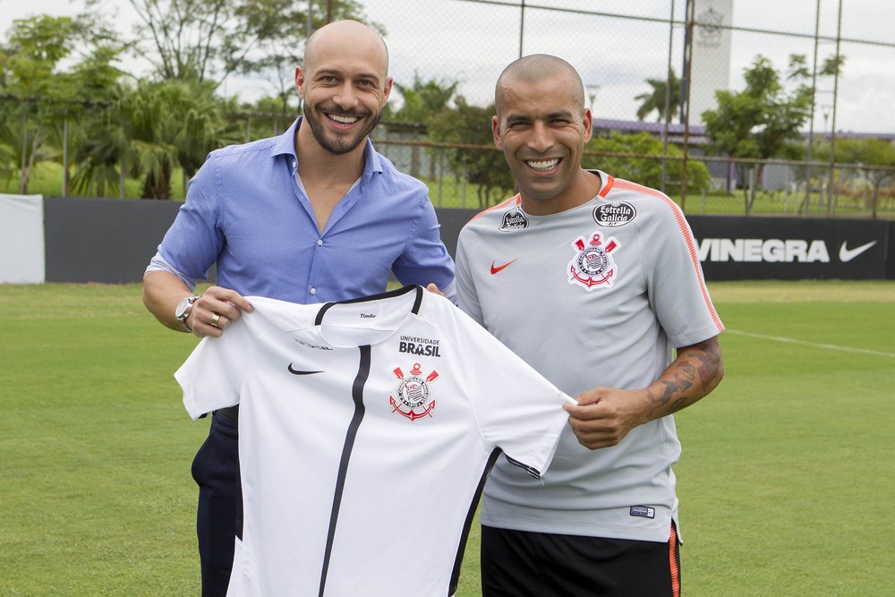 Corinthians anuncia Sheik e ex-Palmeiras no lugar de Alessandro na diretoria