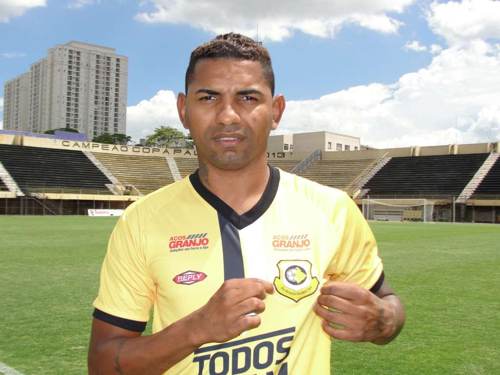 Volante Régis é mais um reforço do Bernô