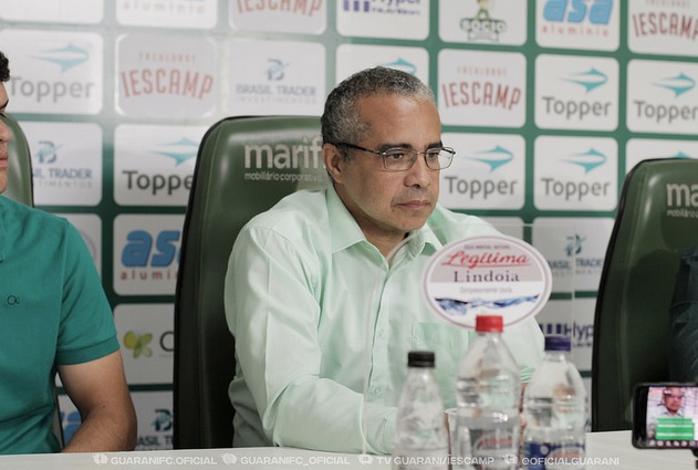 Presidente do Guarani revela negócio bem encaminhado com meia do Palmeiras