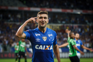 Flamengo propõe mais de 1,5 milhões de reais por mês para contar com Arrascaeta