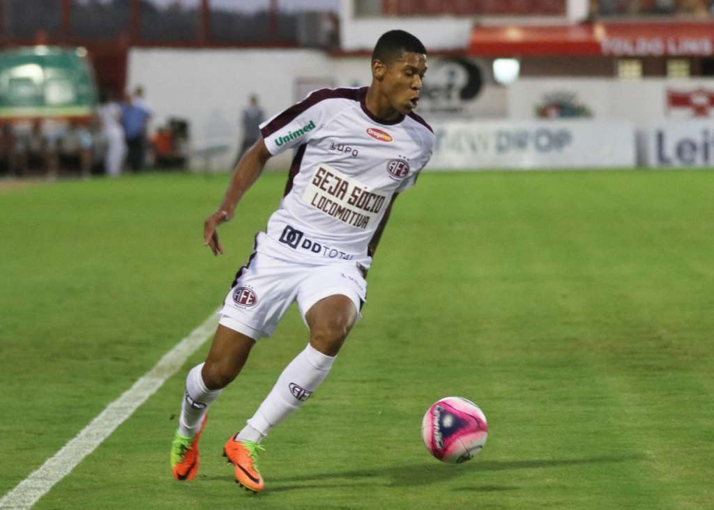 O atacante Hygor vai voltar a vestir a camisa da Ferroviária depois de passar por Sport e Juventude