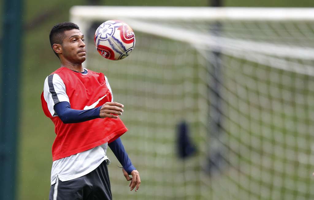 “Eu já tinha informações sobre o clube e quando recebi a proposta fiquei muito feliz