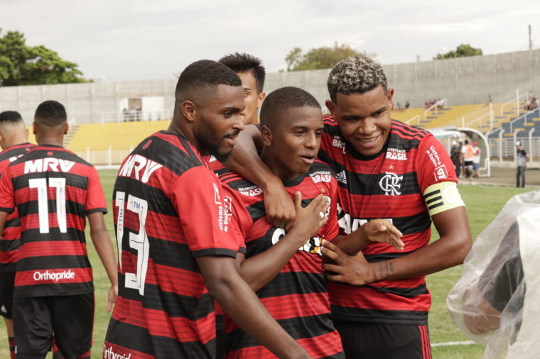 Com Corinthians classificado, Copa São Paulo terá 39 jogos neste domingo