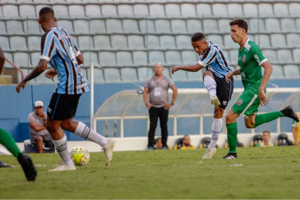 O Grêmio desperdiçou muitas oportunidades e ficou no empate com o Lagarto-SE