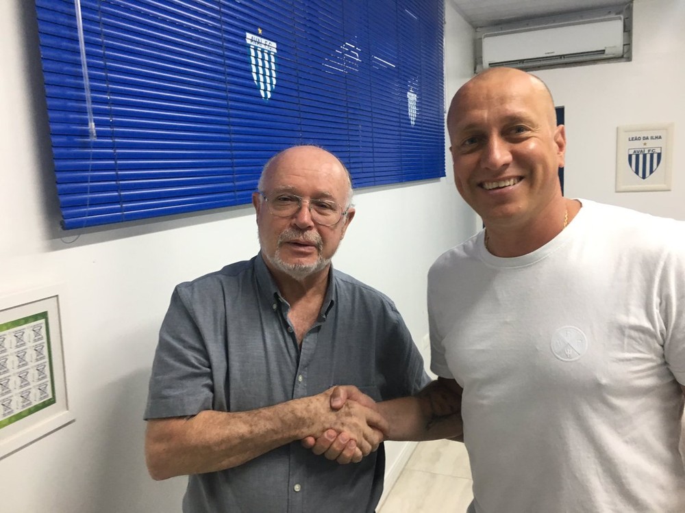 Catarinense: Buscando 400 jogos, Avaí renova o contrato de Marquinhos